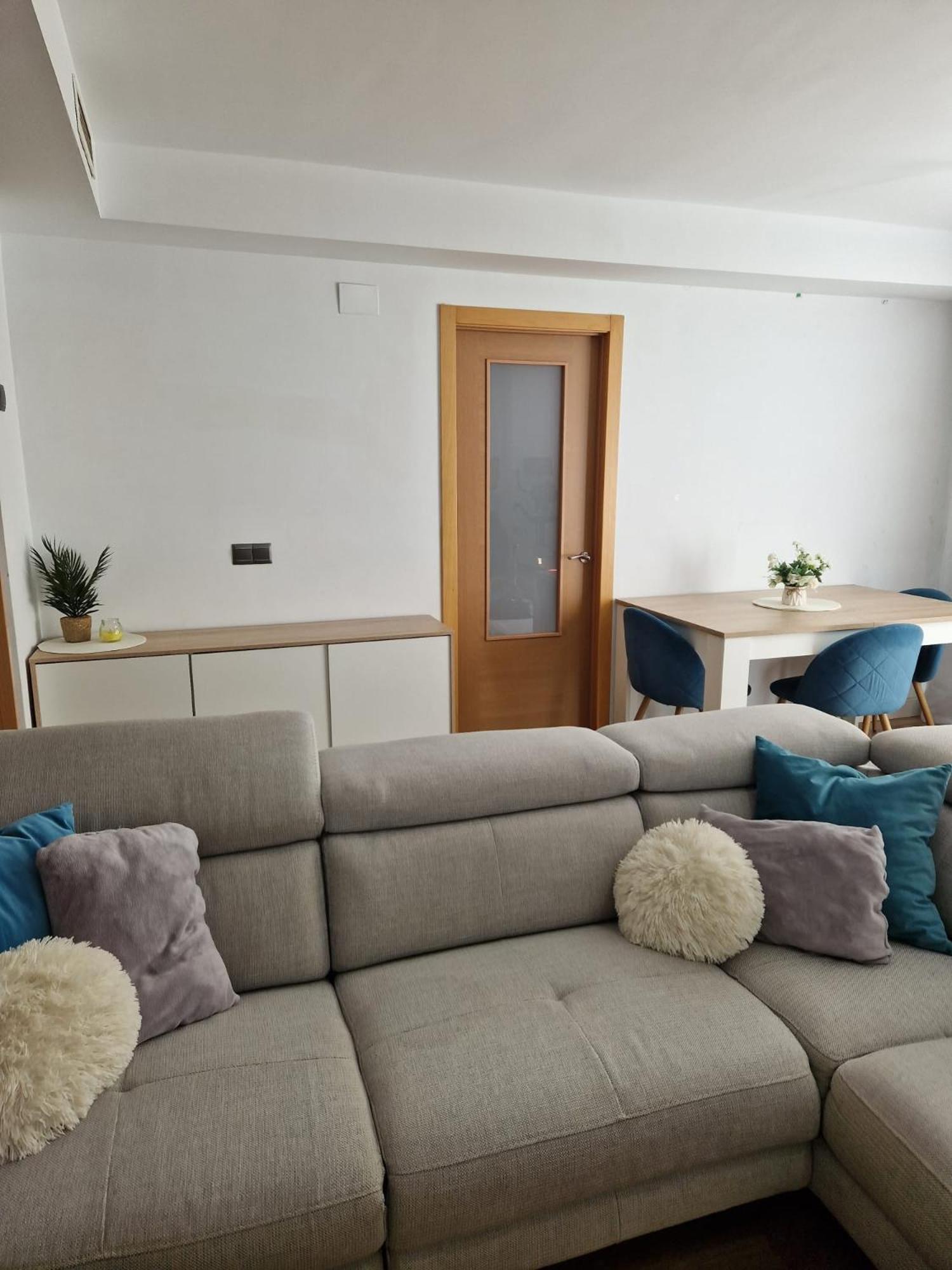 アリカンテQuarto Com Banheiro Privado Em Apartamento Familiarアパートメント エクステリア 写真