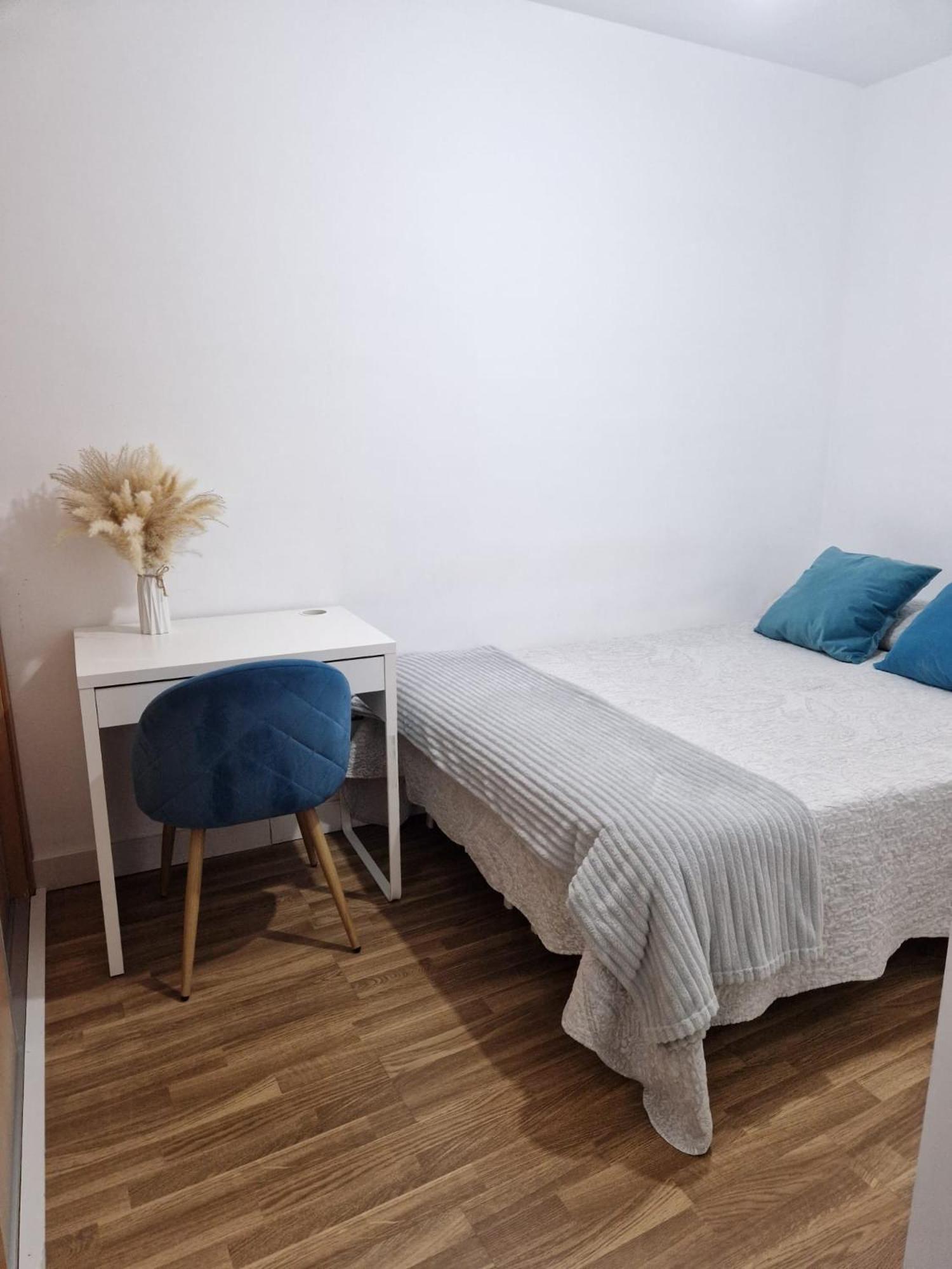 アリカンテQuarto Com Banheiro Privado Em Apartamento Familiarアパートメント エクステリア 写真